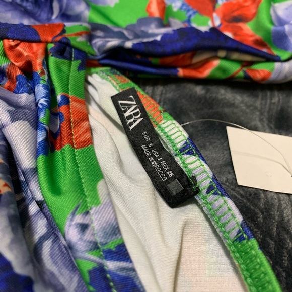 Zara Floral Asymmetric Bodysuit (USA S; EUR S) - Picture 3 of 6